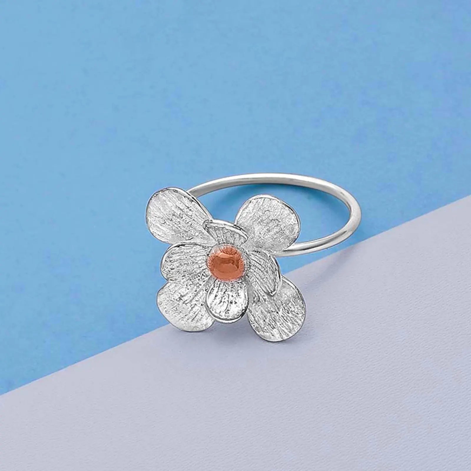 Elegant Silver Flower Ring - Tweov Jewels