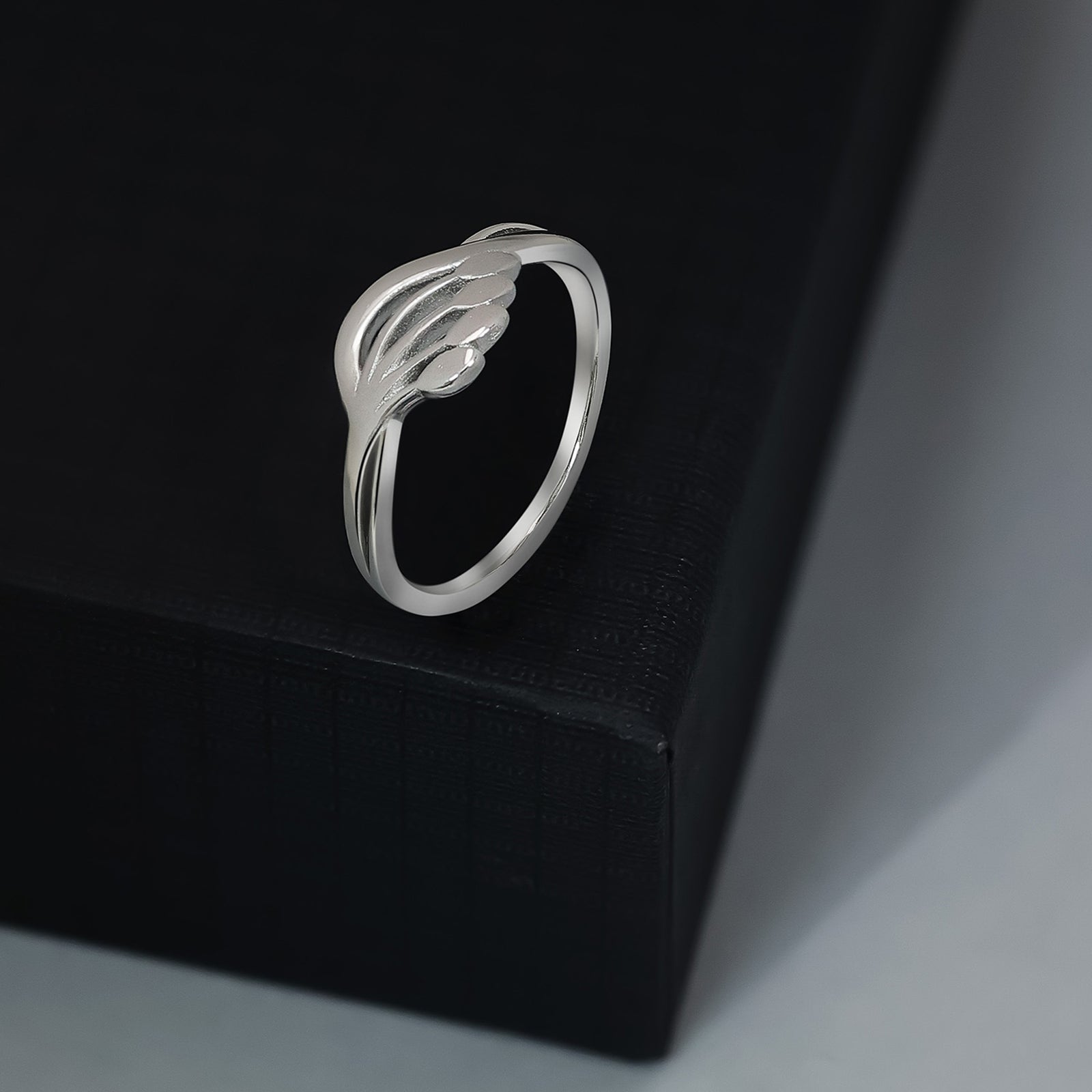 Wavy Petal Silver Ring - Tweov Jewels