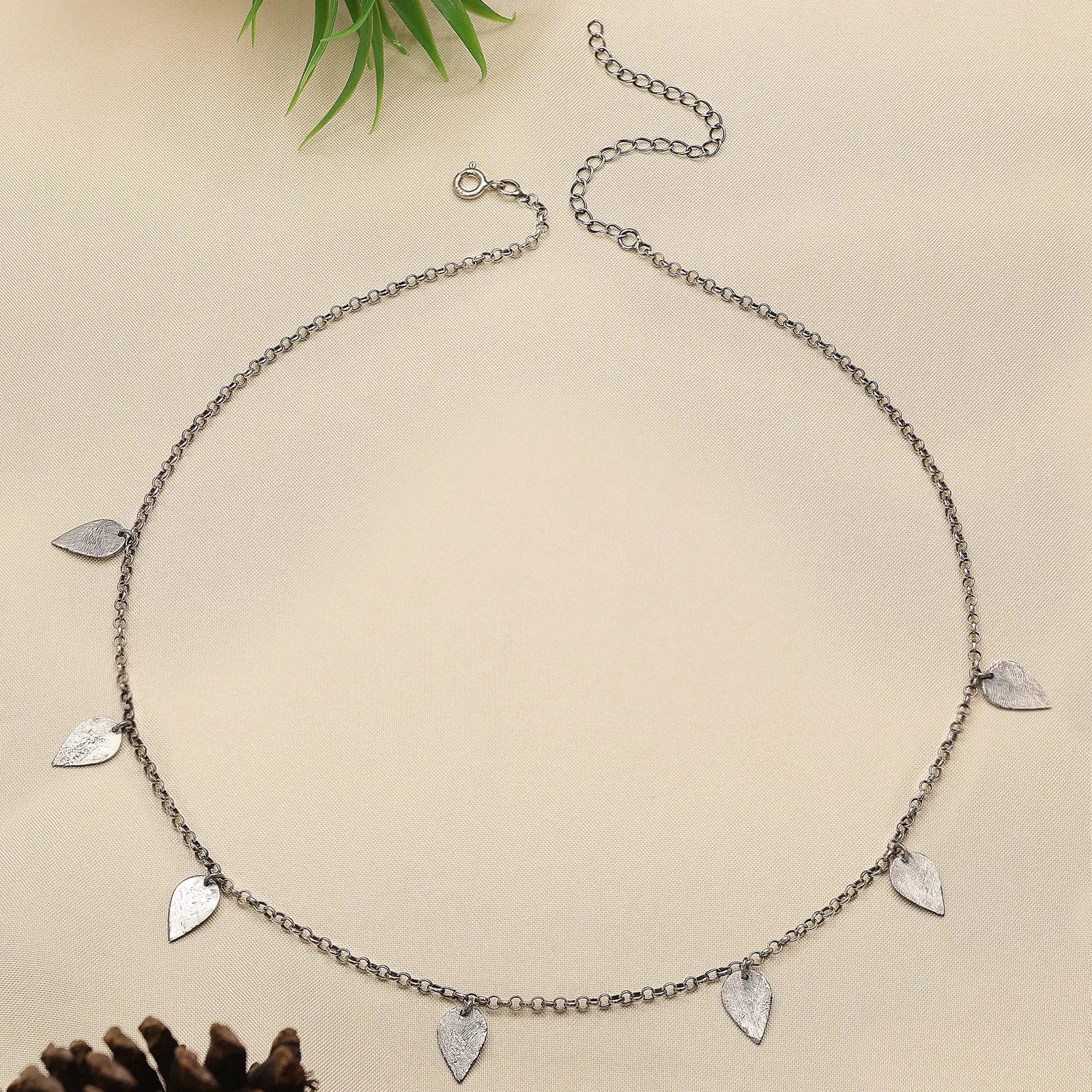 Silver Leaf Design Necklace