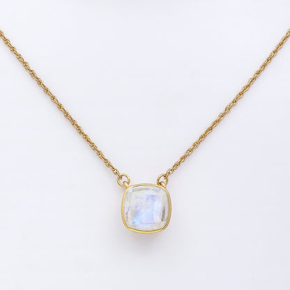 Gold-Plated Silver Necklace with Moonstone - Tweov Jewels