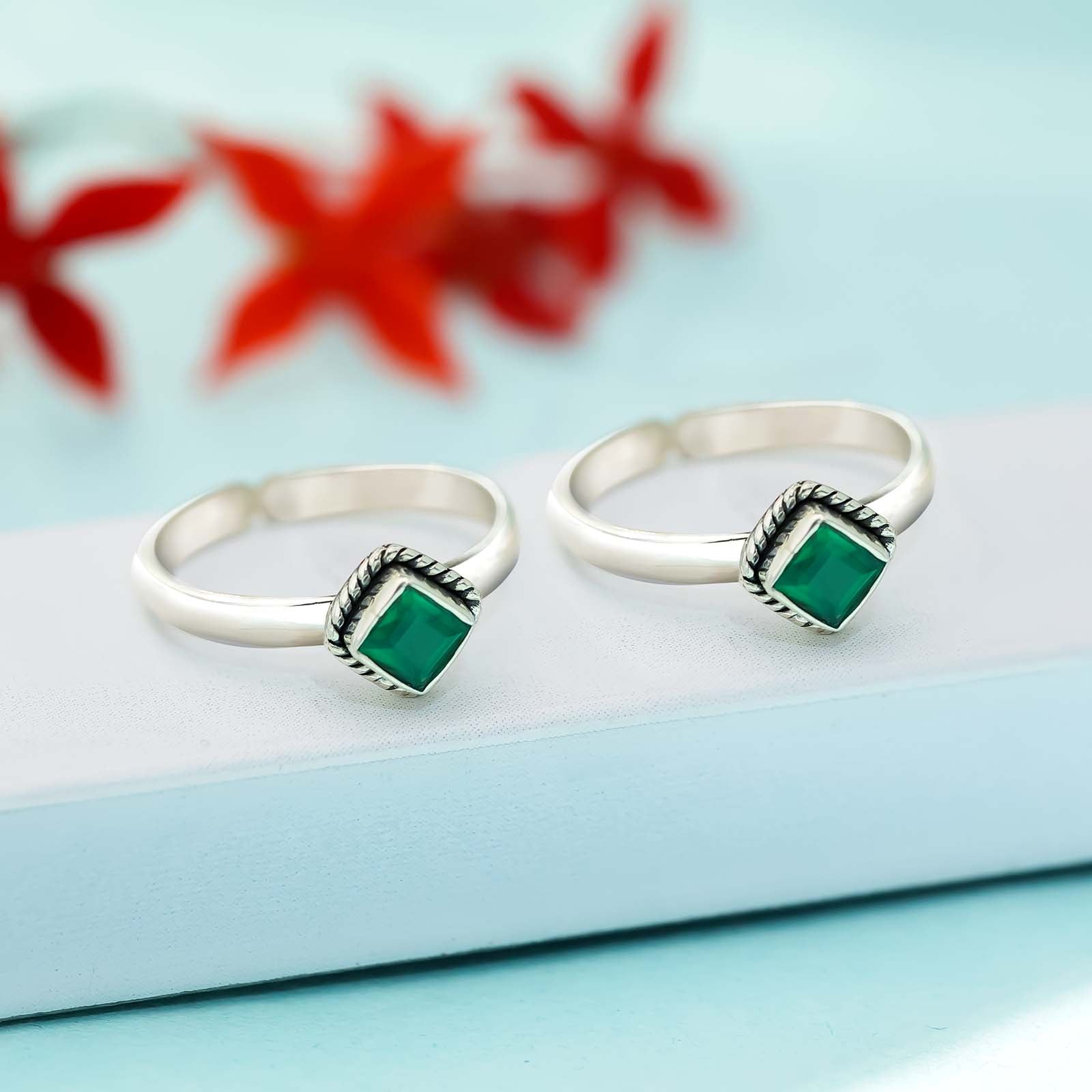 Silver Green Emerald Cut Toe Ring