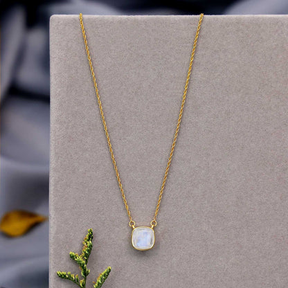 Gold-Plated Silver Necklace with Moonstone - Tweov Jewels