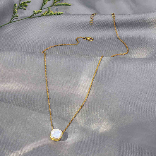 Gold-Plated Silver Necklace with Moonstone - Tweov Jewels