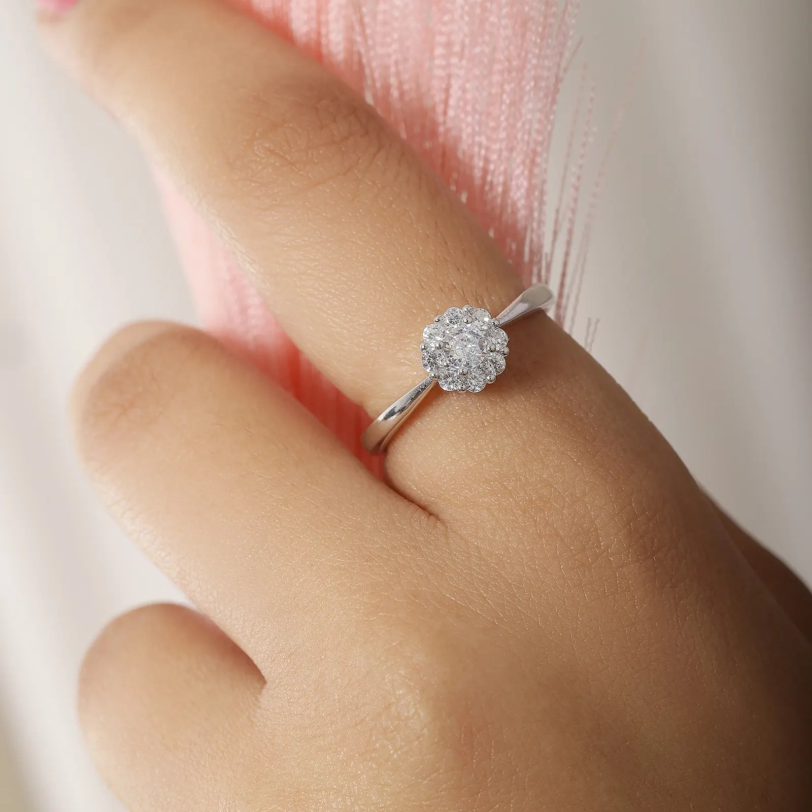 Sparkling Floral Solitaire 925 Silver Ring - Tweov Jewels