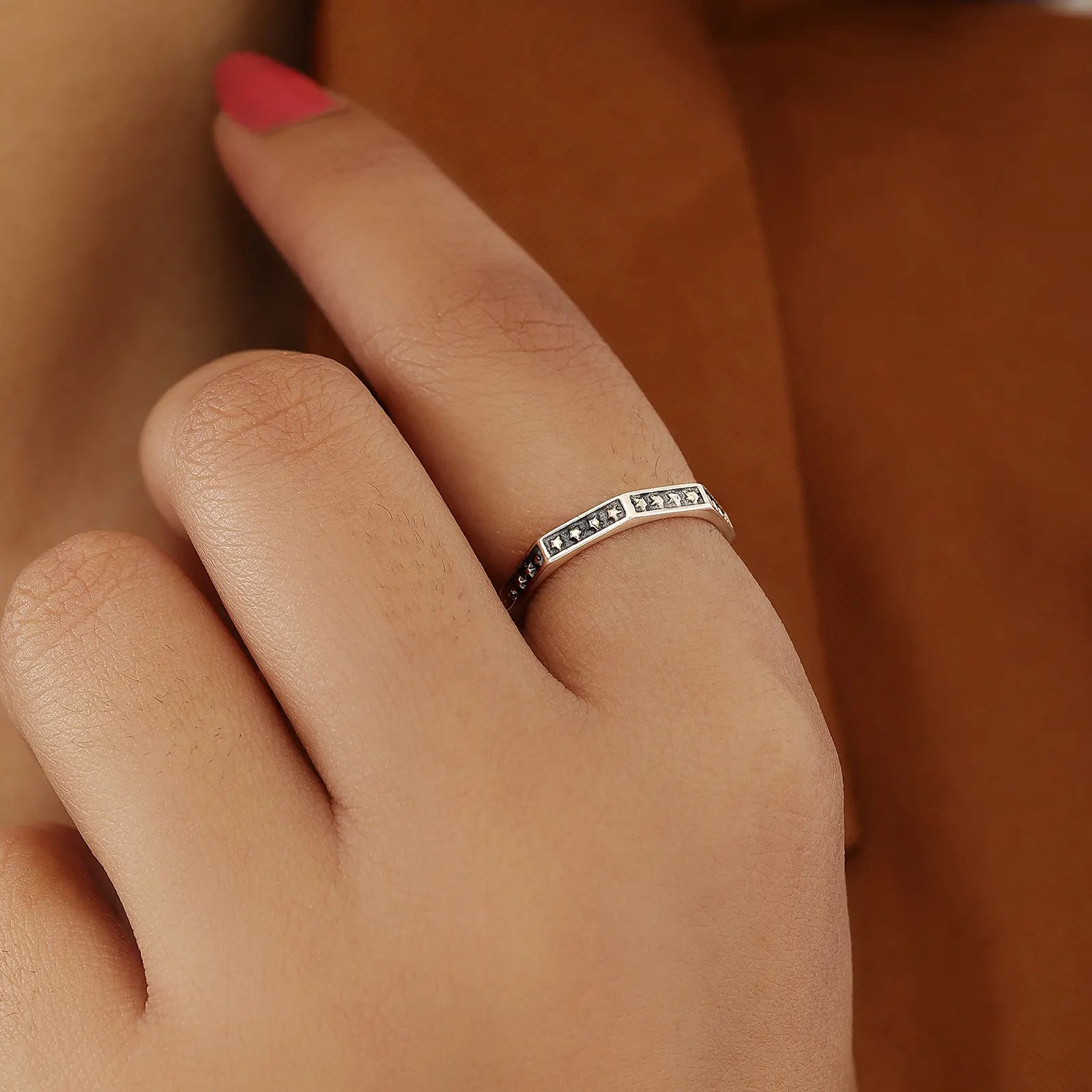 Oxidized Star Design Silver Band Ring - Tweov Jewels