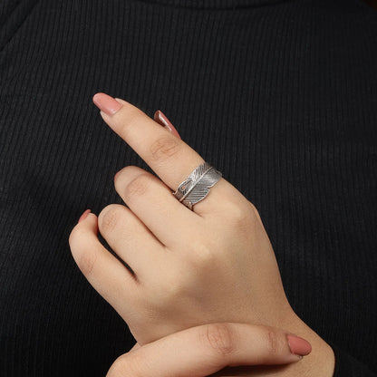 Vintage Feather Design Silver Ring