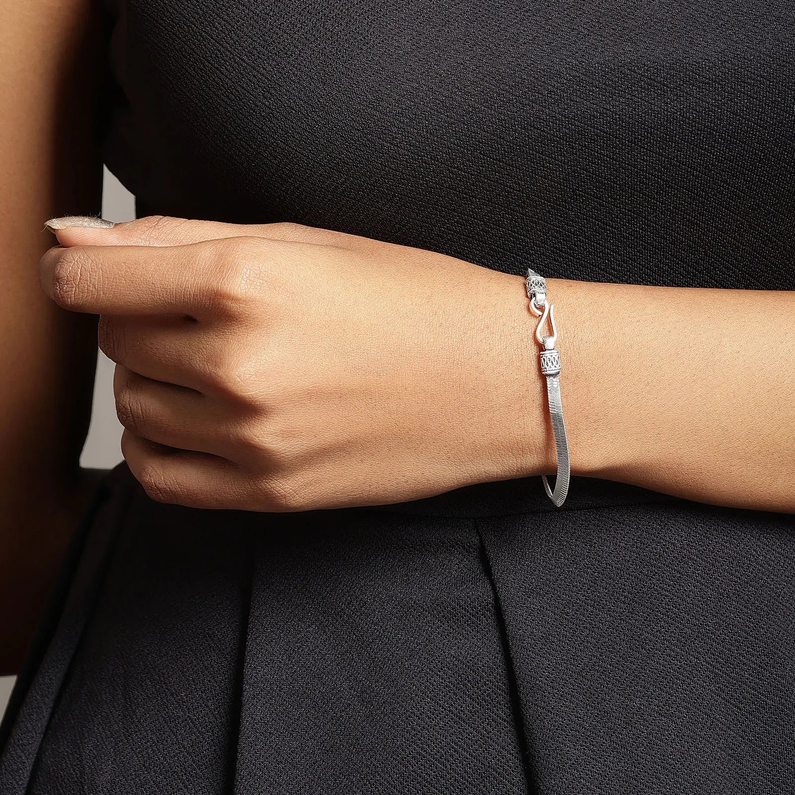 Oxidized Snake Silver Chain Bracelet - Tweov Jewels