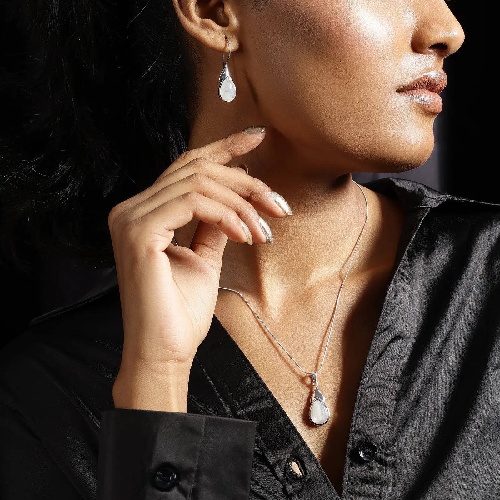 White Drop Leaf Silver Pendant & Earring Set - Tweov Jewels