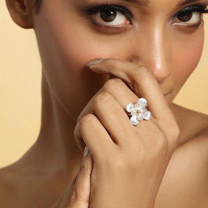 Elegant Silver Flower Ring - Tweov Jewels