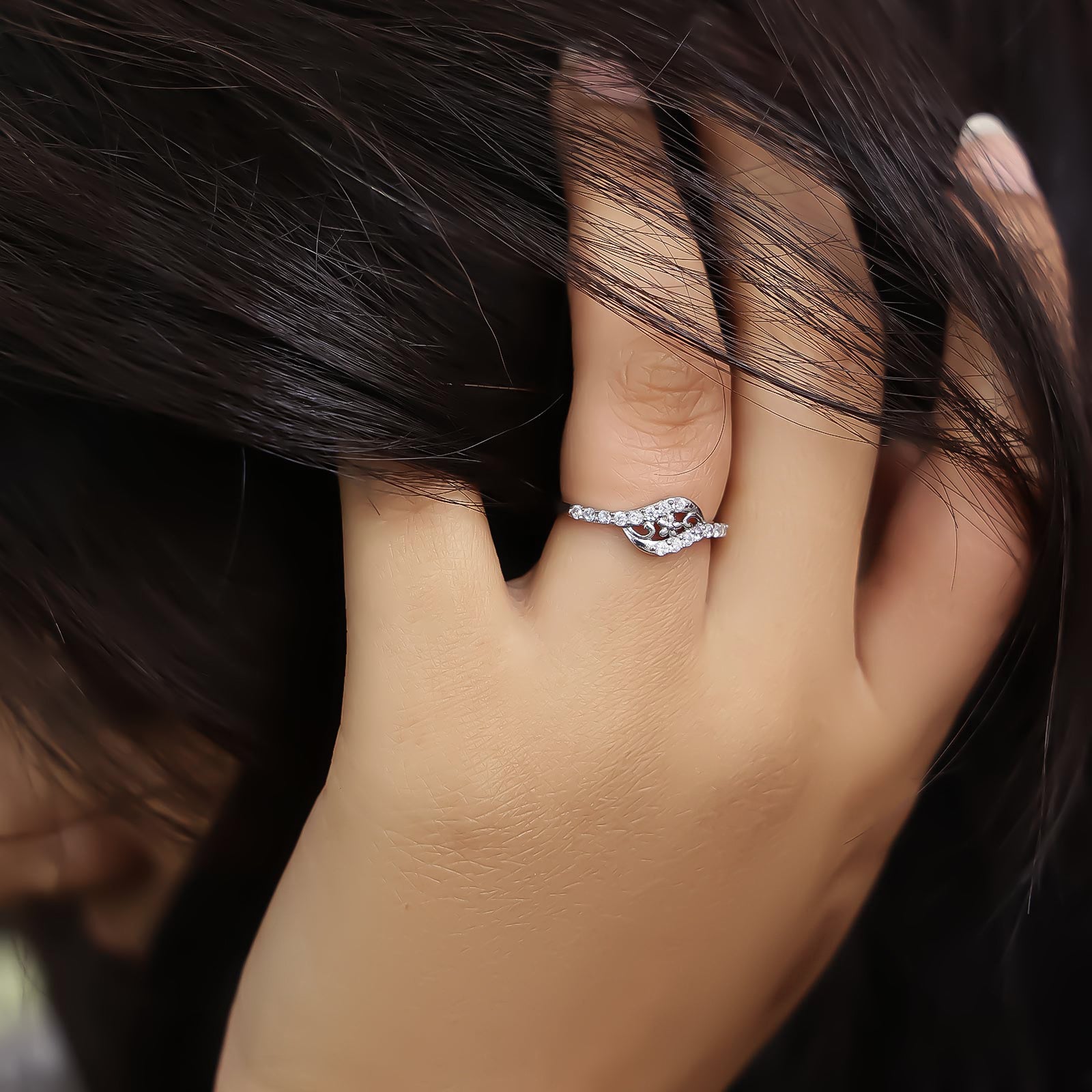 Wavy Zircon Floral Silver Ring