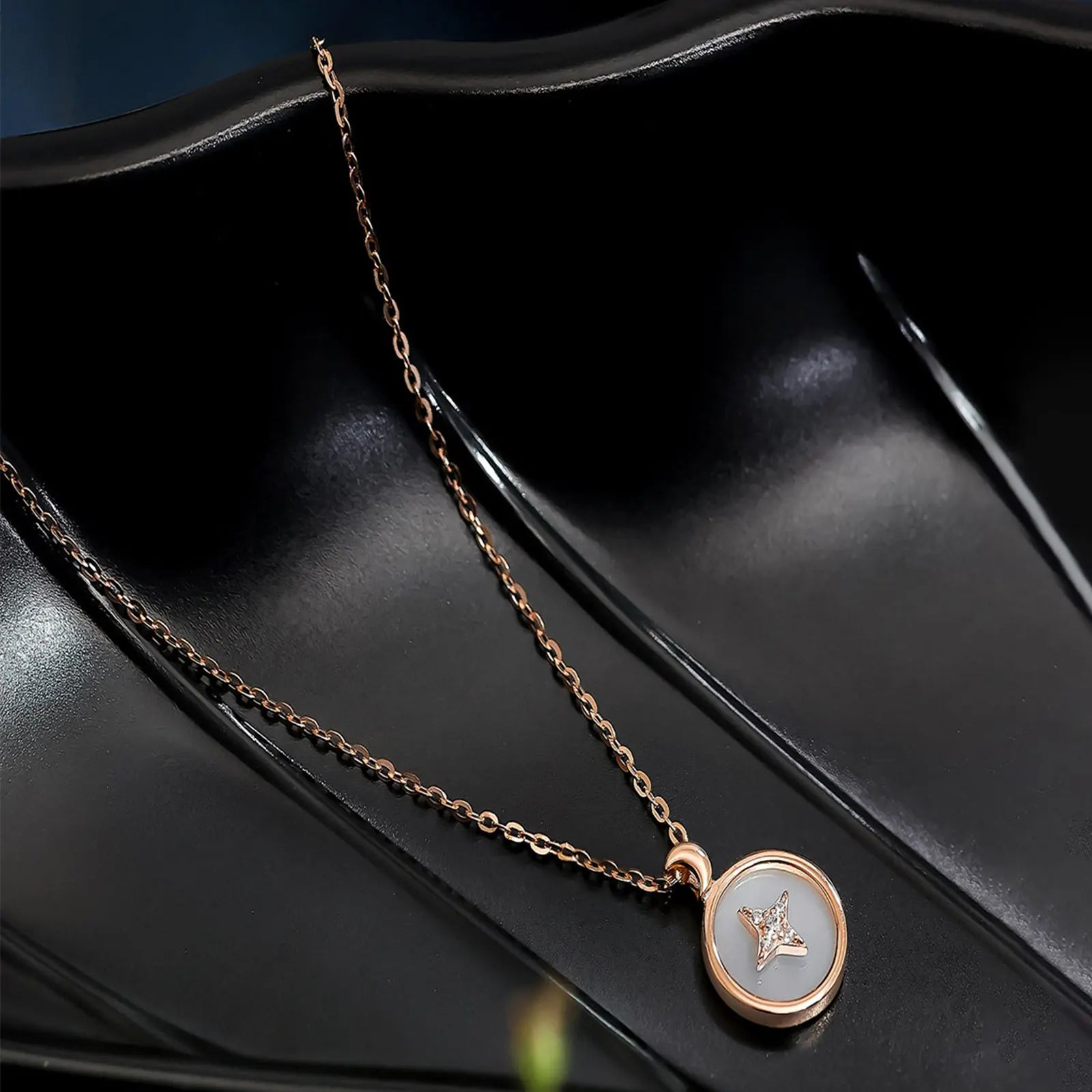 Star Design Round Silver Necklace - Tweov Jewels